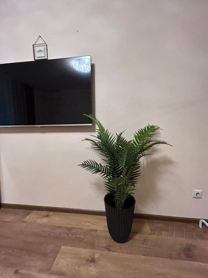 Apartamento 1 Поверх Ж К Паркові Озера Метро Дарниця Kiev Exterior foto