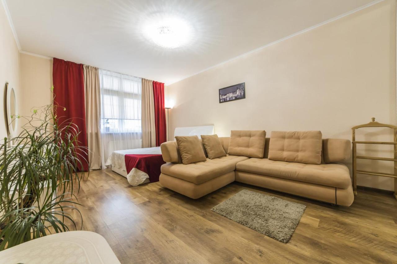 Apartamento 1 Поверх Ж К Паркові Озера Метро Дарниця Kiev Exterior foto
