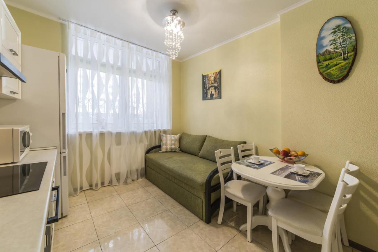 Apartamento 1 Поверх Ж К Паркові Озера Метро Дарниця Kiev Exterior foto