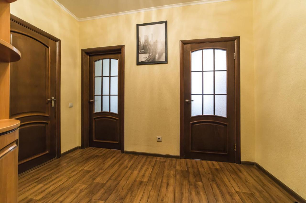 Apartamento 1 Поверх Ж К Паркові Озера Метро Дарниця Kiev Exterior foto