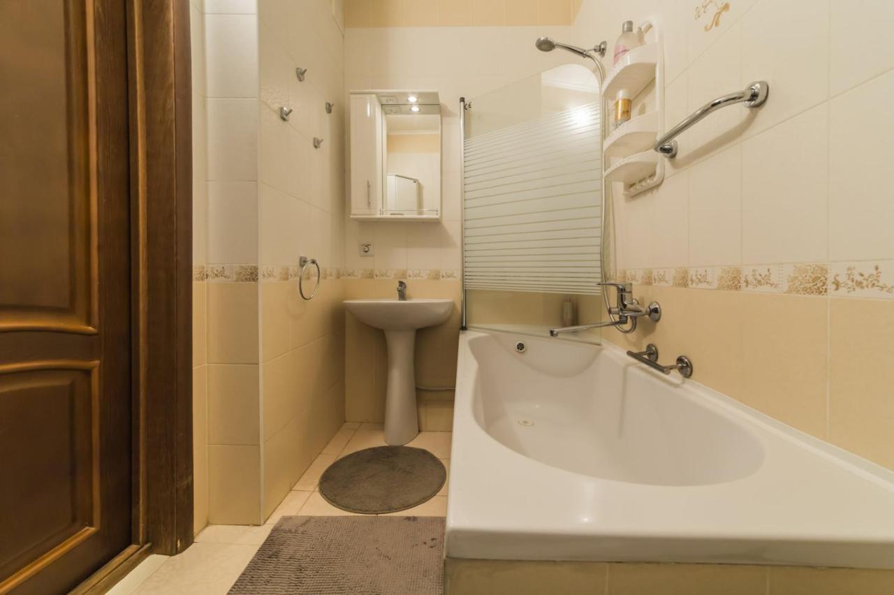 Apartamento 1 Поверх Ж К Паркові Озера Метро Дарниця Kiev Exterior foto