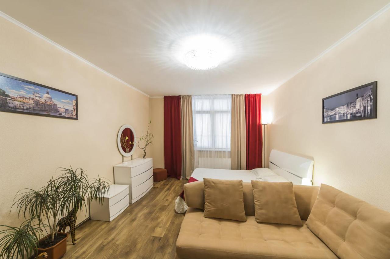 Apartamento 1 Поверх Ж К Паркові Озера Метро Дарниця Kiev Exterior foto