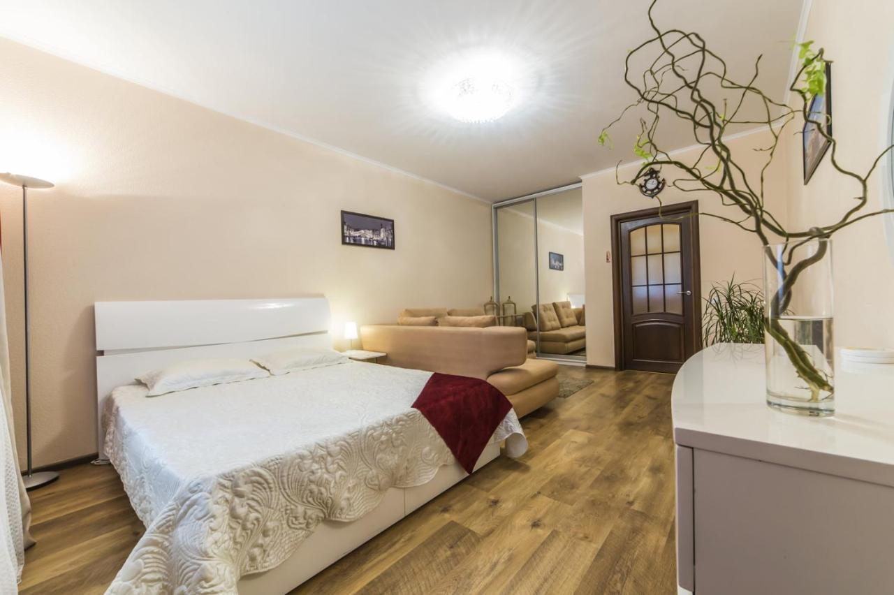 Apartamento 1 Поверх Ж К Паркові Озера Метро Дарниця Kiev Exterior foto