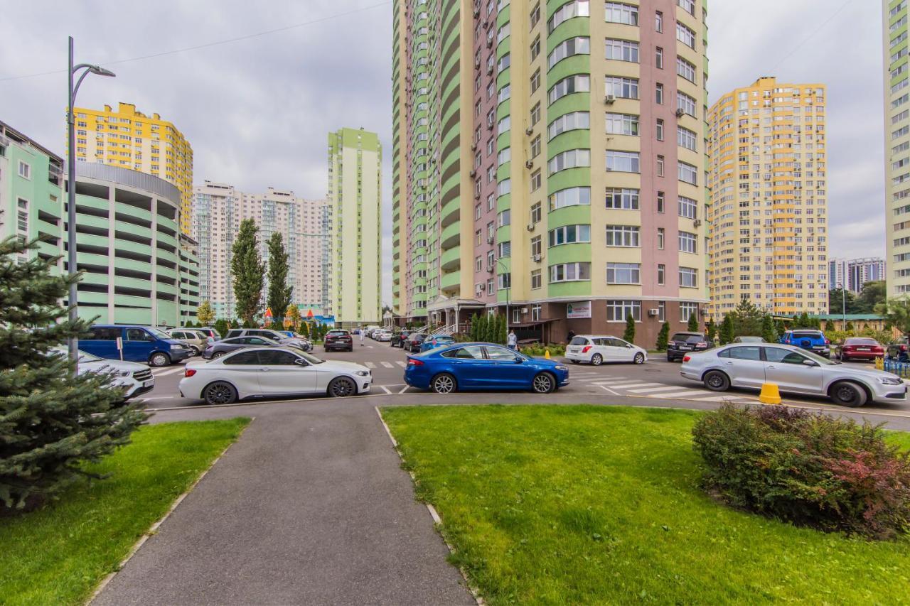 Apartamento 1 Поверх Ж К Паркові Озера Метро Дарниця Kiev Exterior foto